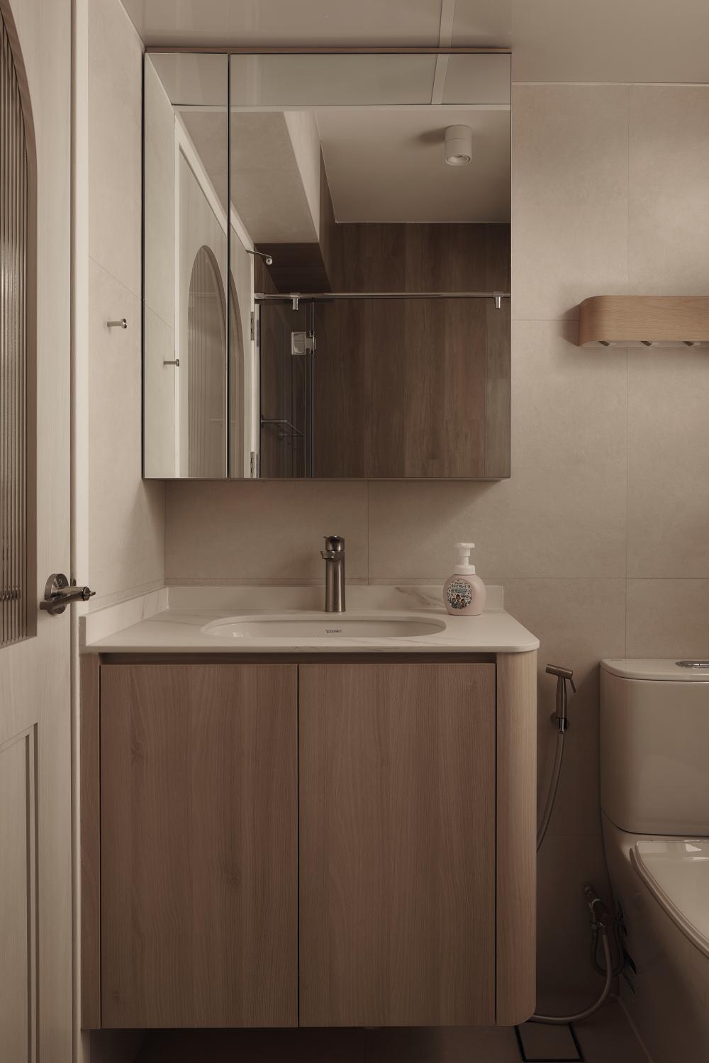 Scandinavian Bathroom with Countertop and Mirror