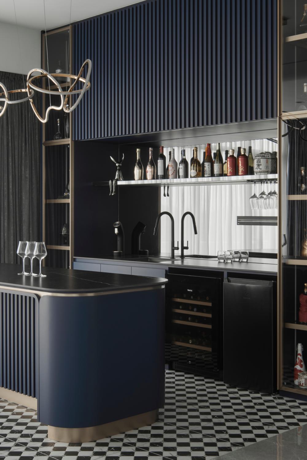 Asian Home Bar with Countertop and Bar Counter