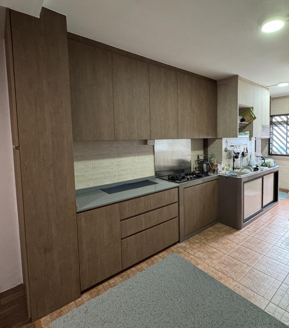 Minimalist Kitchen with Countertop and Kitchen Island
