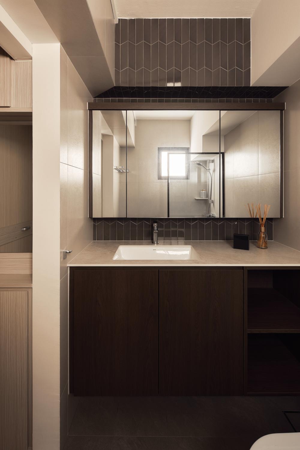 Contemporary Bathroom with Countertop and Mirror