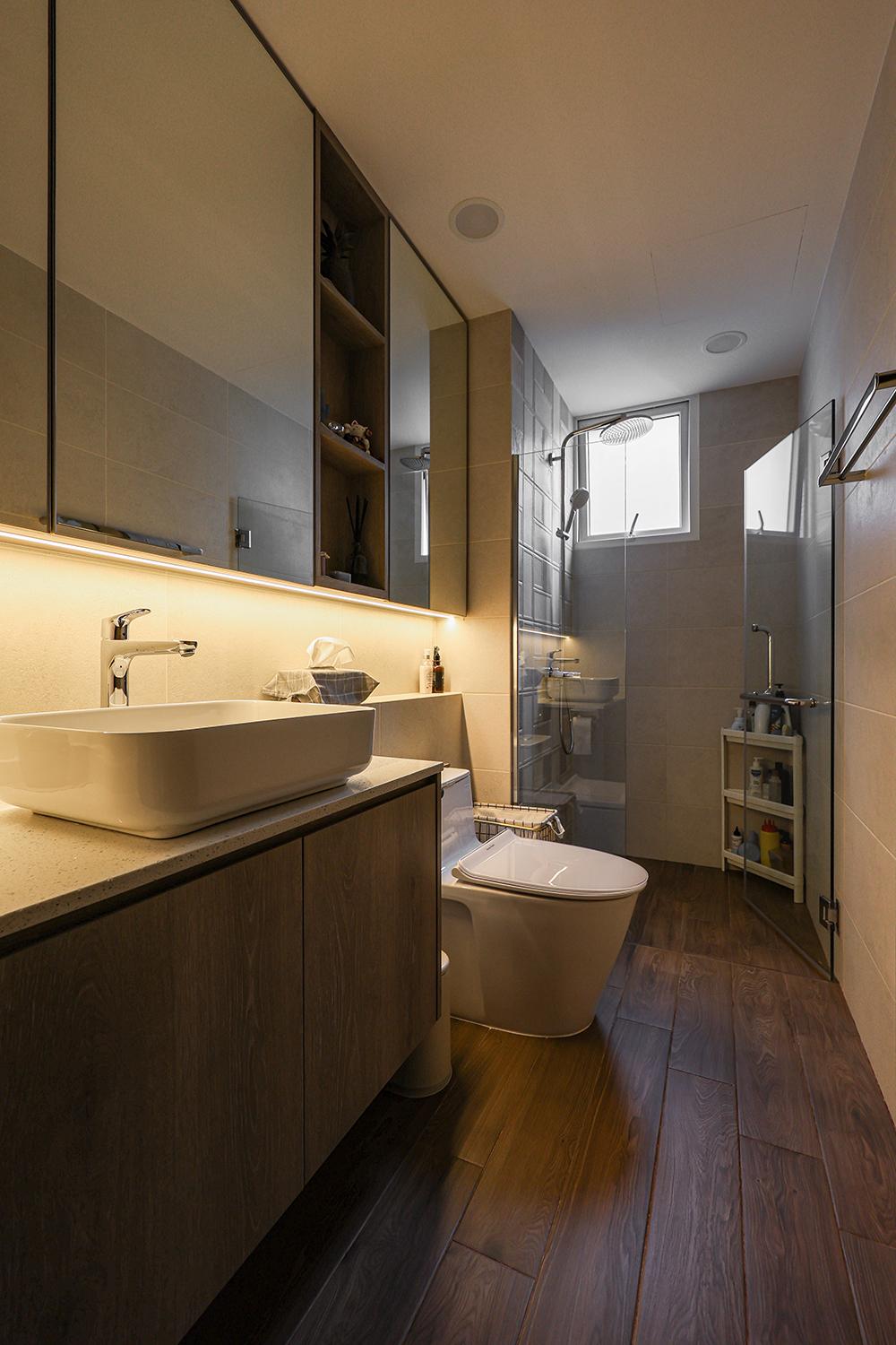 Scandinavian Bathroom with Homogeneous Tiles and Mirror