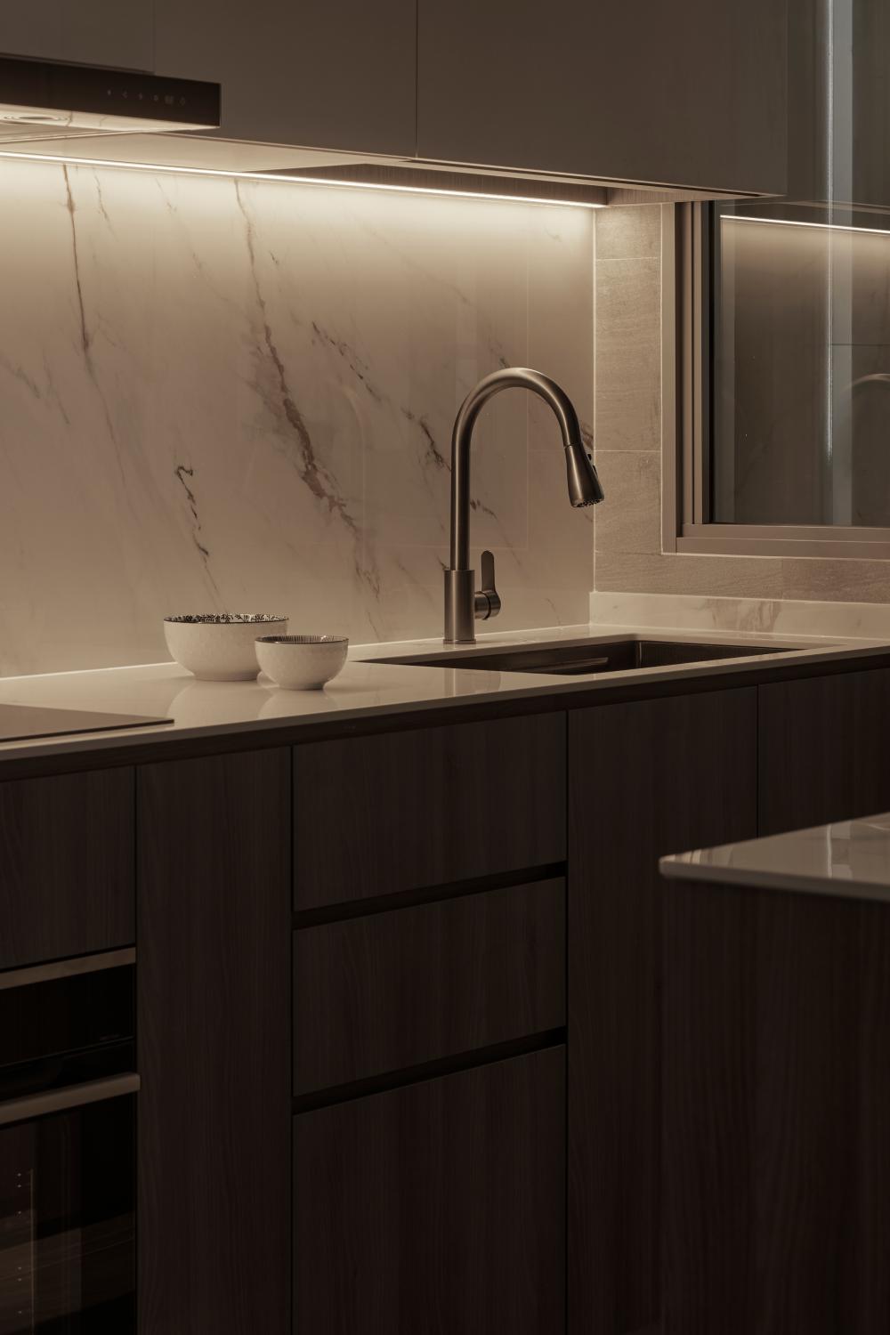 Contemporary Kitchen with Countertop and Kitchen Island