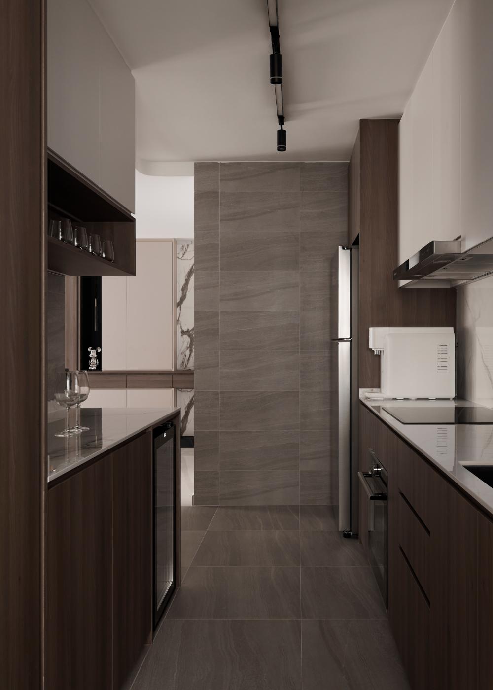 Contemporary Kitchen with Countertop and Kitchen Tap
