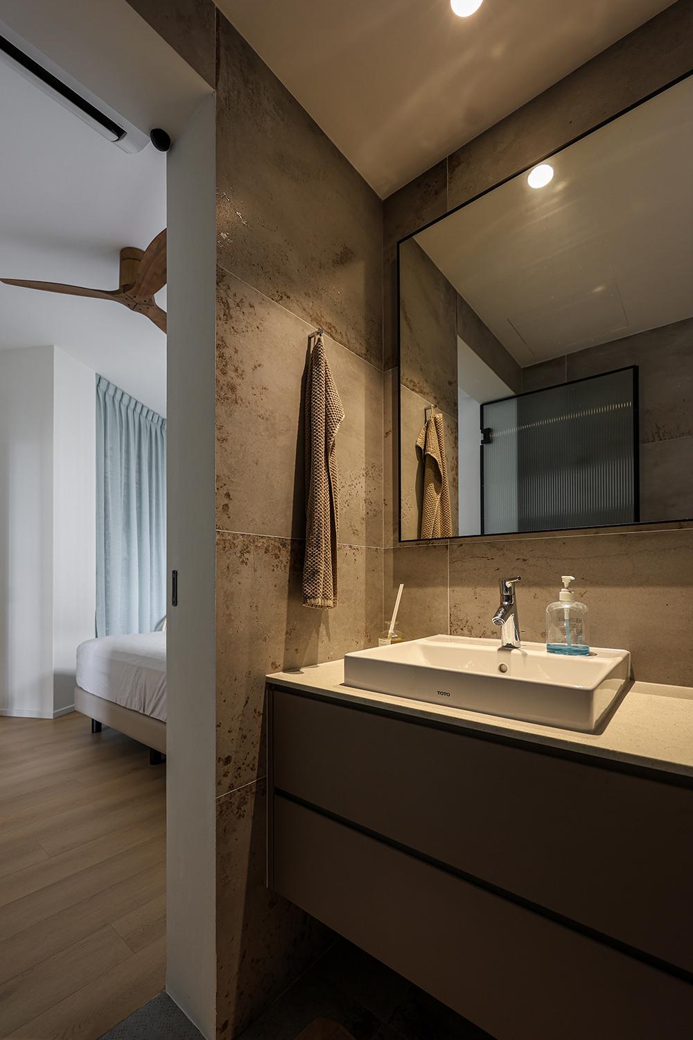 Country Bathroom with Homogeneous Tiles and Mirror