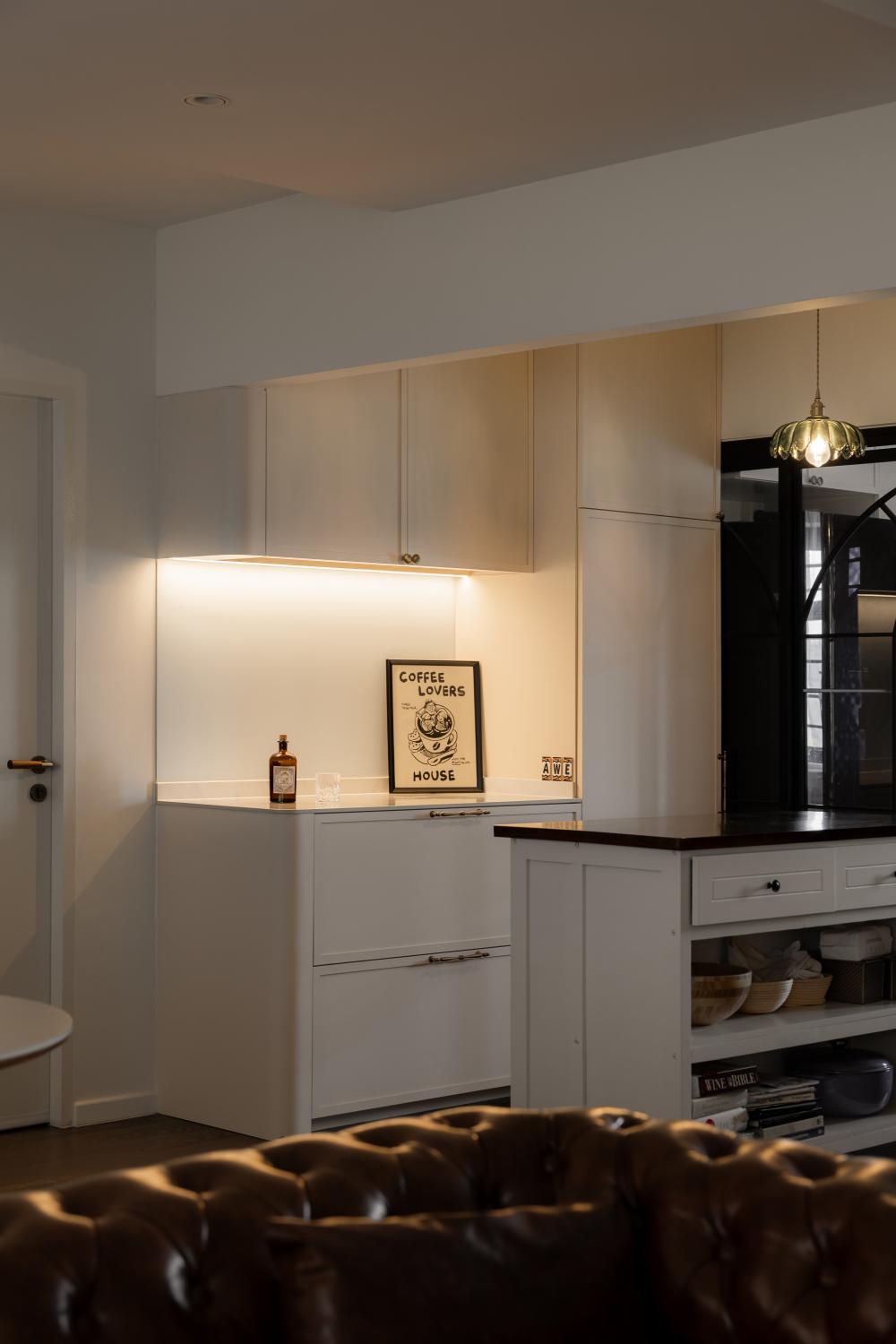 Vintage Home Bar with Countertop and Bar Counter
