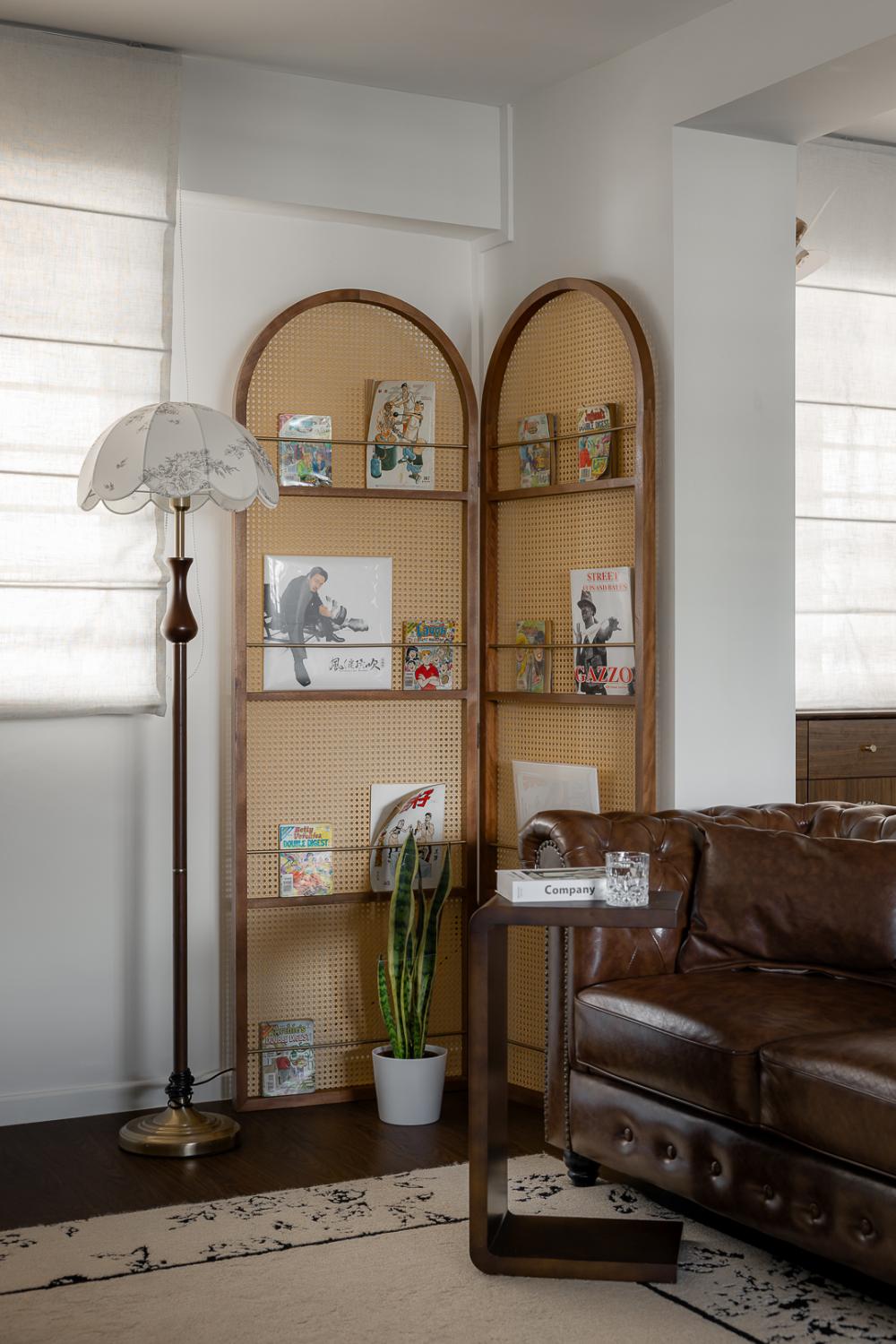 Vintage Living Room with Bookshelf and Houseplants