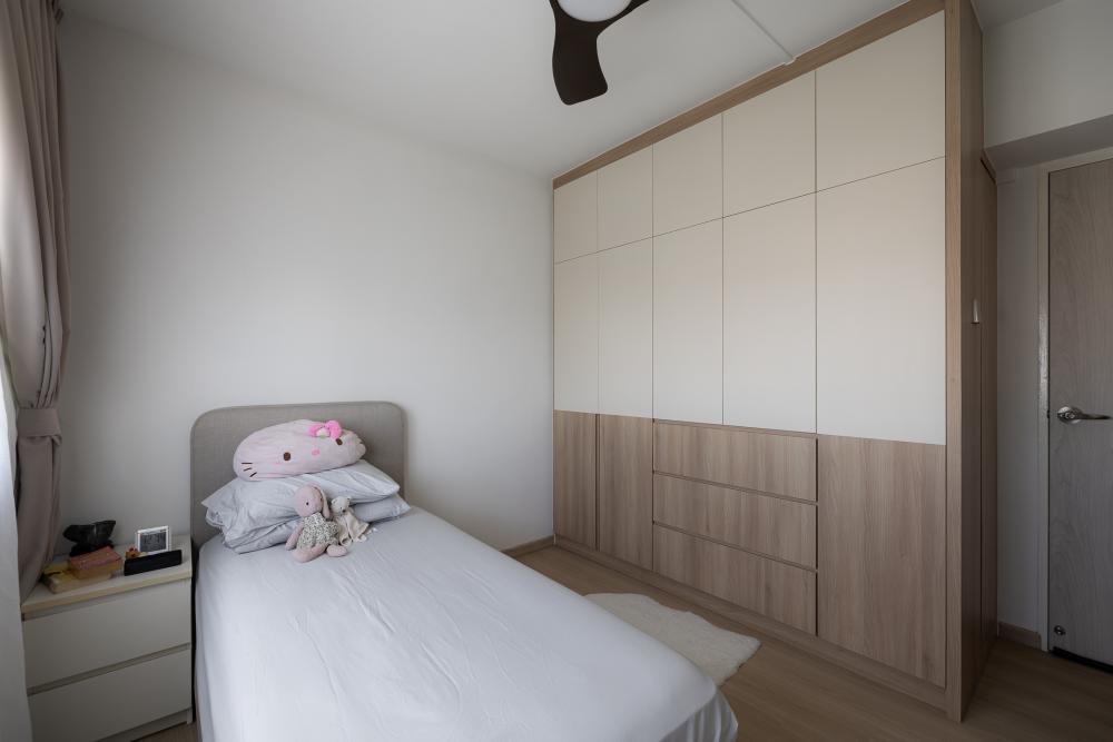 Contemporary Bedroom with Wardrobe and Closet