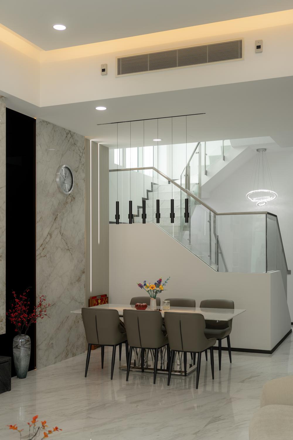 Contemporary Dining Room with Cove Lighting and Dining Table
