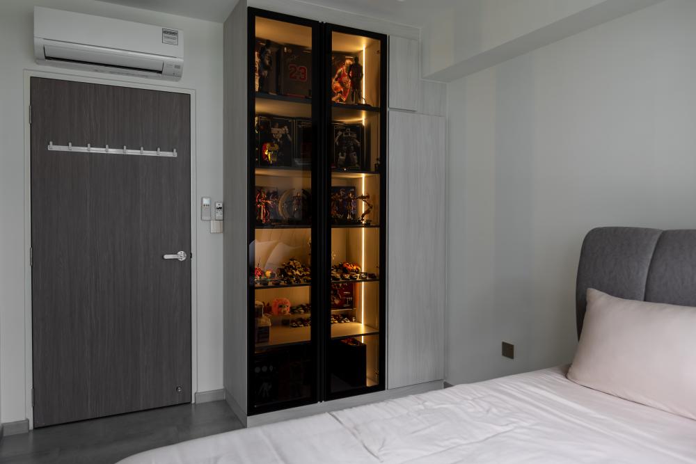 Contemporary Bedroom with Wardrobe and Closet