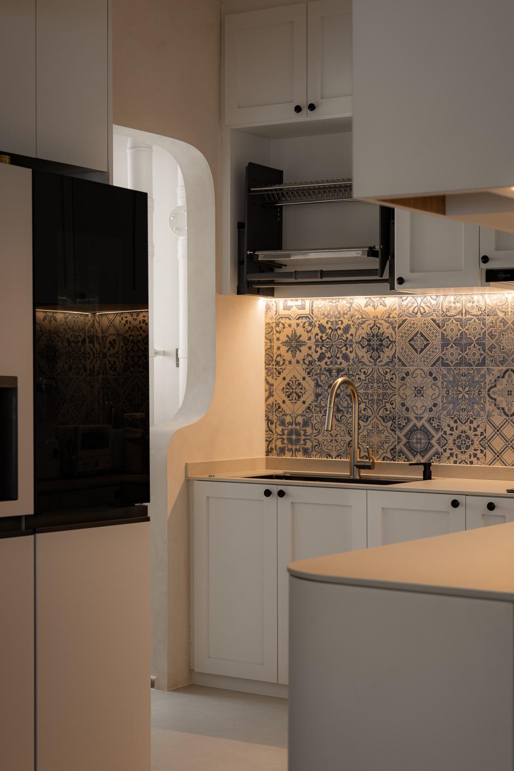 Scandinavian Kitchen with Kitchen Backsplash and Kitchen Tap