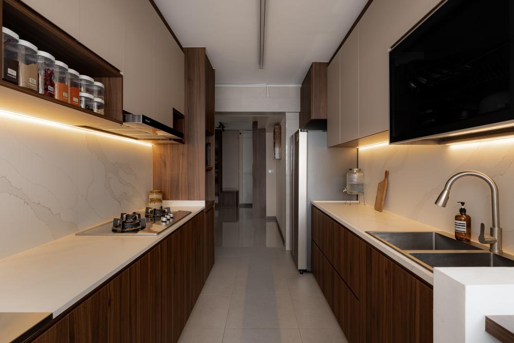Contemporary Kitchen with Countertop and Kitchen Tap