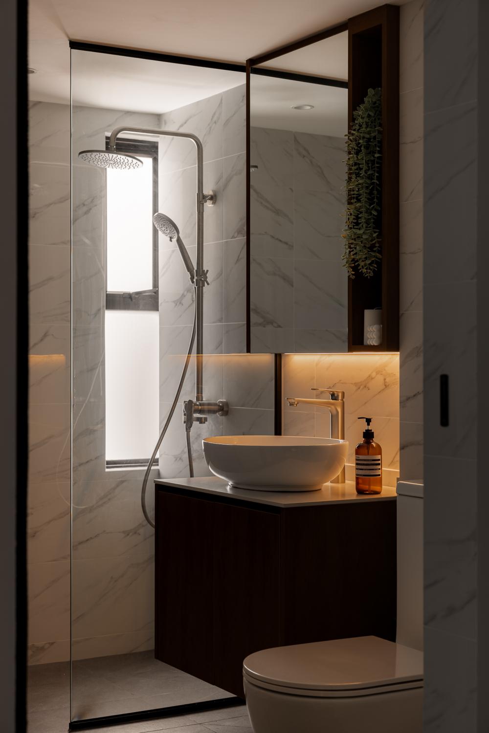 Contemporary Bathroom with Vinyl Flooring and Mirror