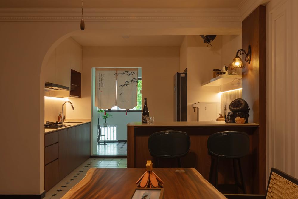 Contemporary Kitchen with Parquet Floor and Wood Flooring