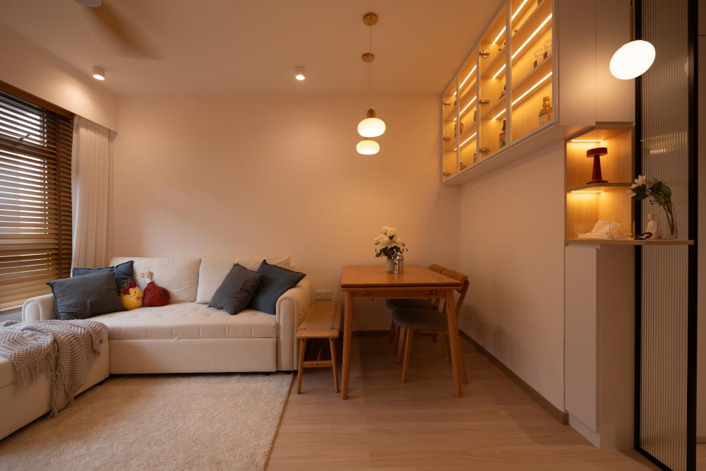 Contemporary Living Room with Homogeneous Tiles and Granite Floor