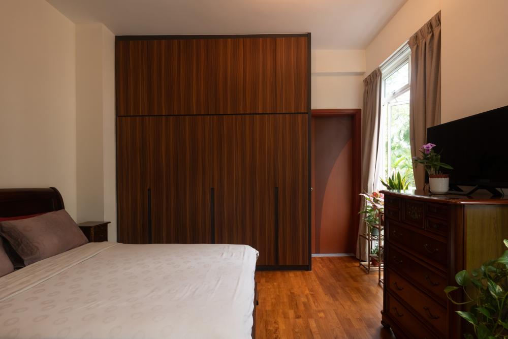 Contemporary Bedroom with Drop Ceiling and Ceiling Light