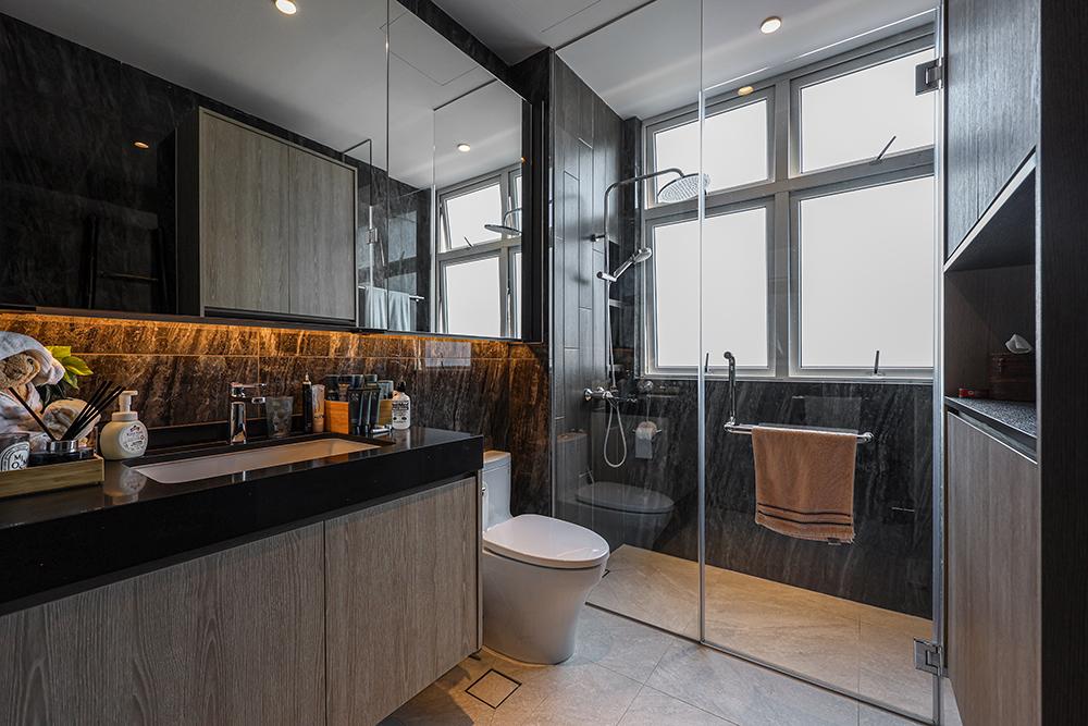 Asian Bathroom with Countertop and Homogeneous Tiles