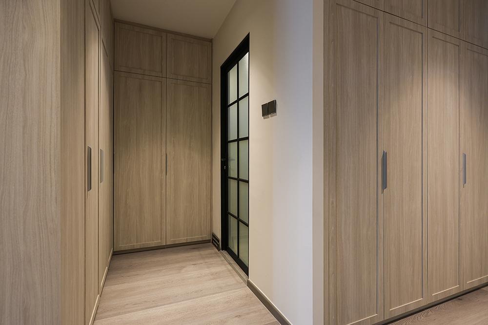 Asian Bedroom with Vinyl Flooring and Glass Door