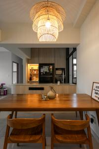 Scandinavian Dining Room at Woodleigh Hillside