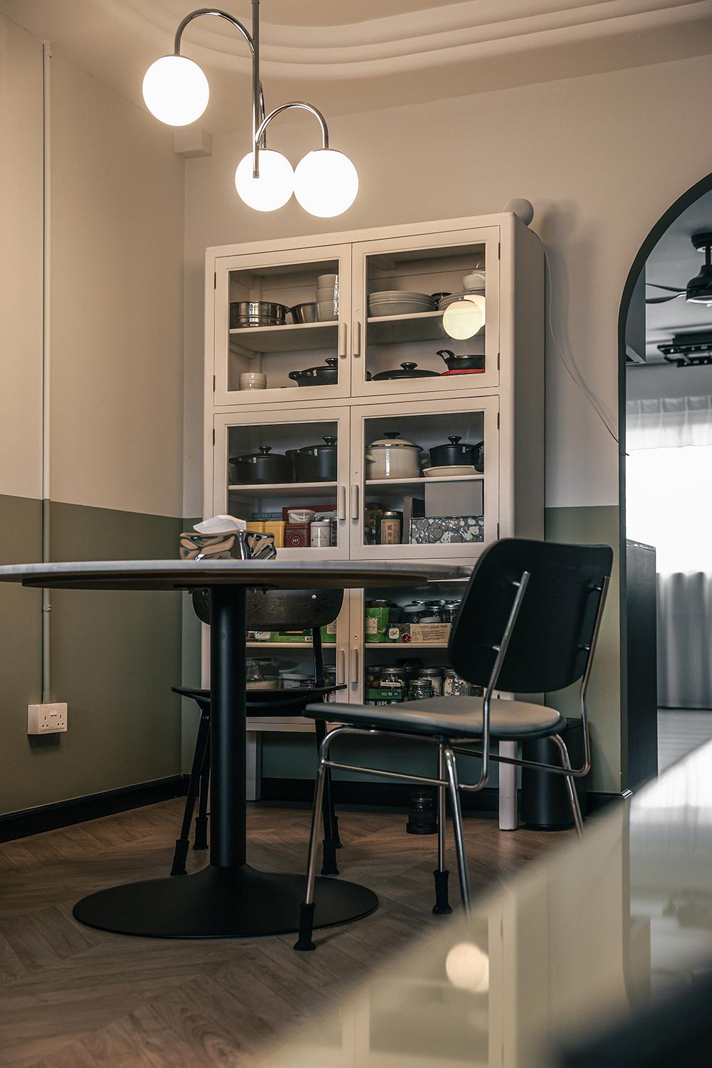 Vintage Dining Room with Vinyl Flooring and Paintings