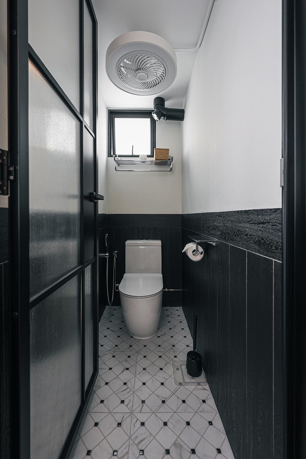 Vintage Bathroom with Homogeneous Tiles and Glass Door