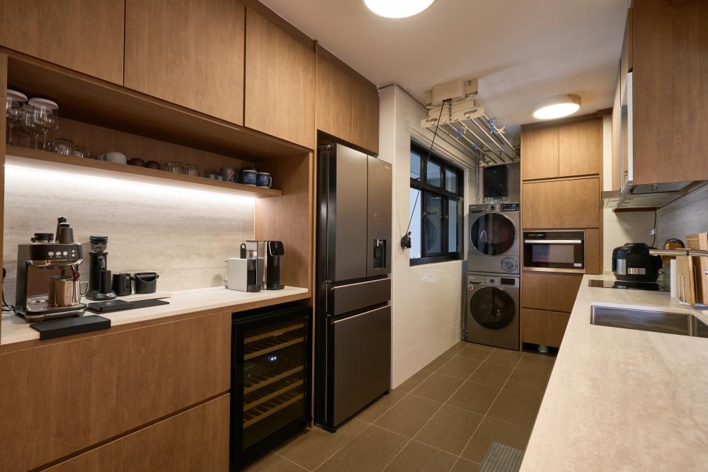 Contemporary Kitchen with Countertop and Homogeneous Tiles