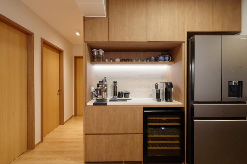 Contemporary Dining Room with Countertop and Vinyl Flooring