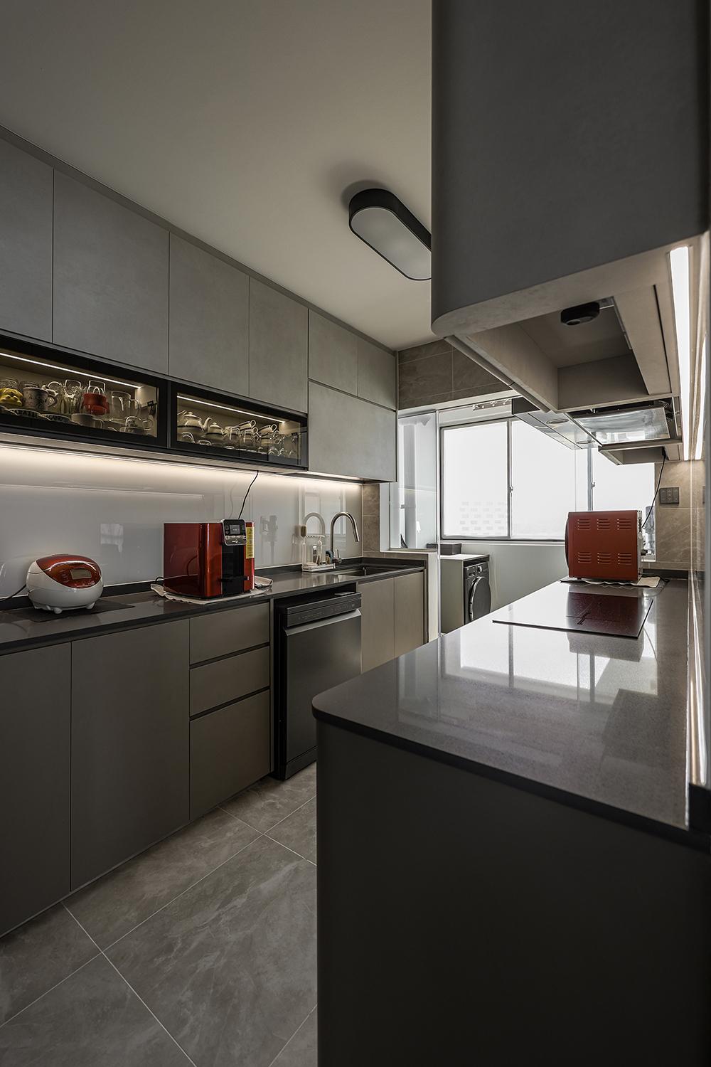 Contemporary Kitchen with Countertop and Homogeneous Tiles