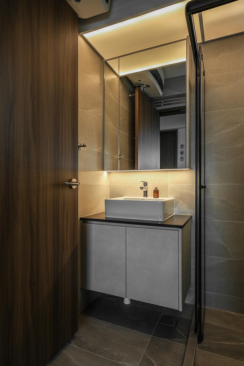 Contemporary Bathroom with Mirror and Shower Screen