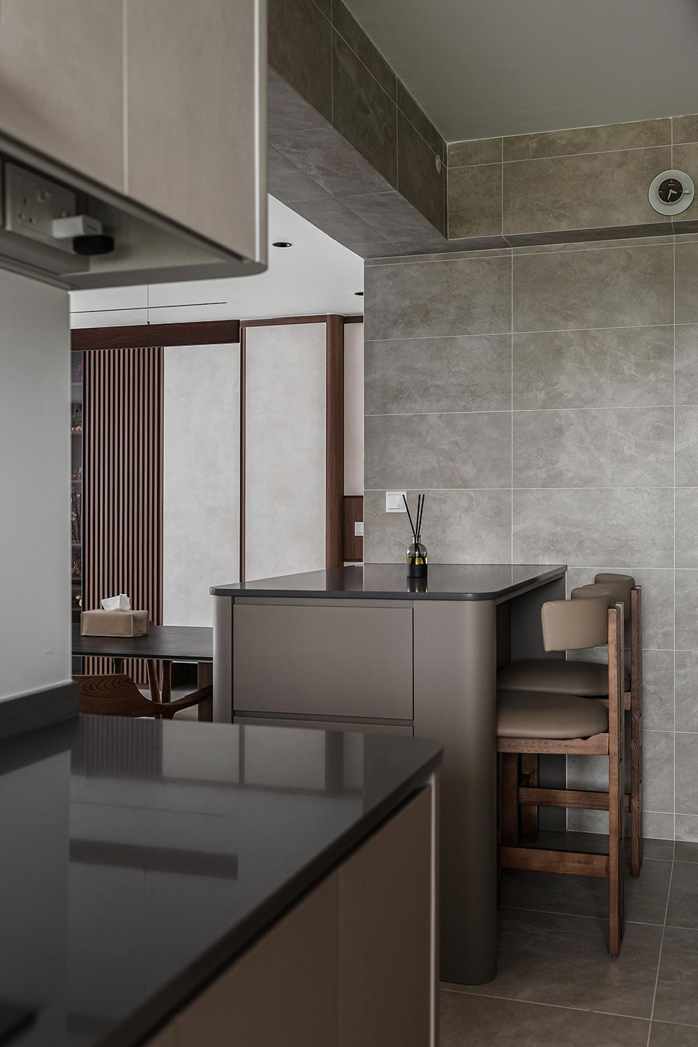 Contemporary Kitchen with Countertop and Homogeneous Tiles