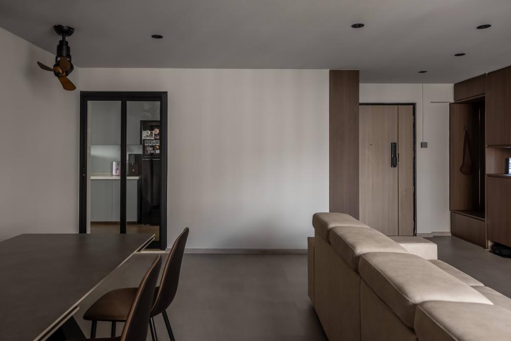 Minimalist Living Room with Settee and Homogeneous Tiles