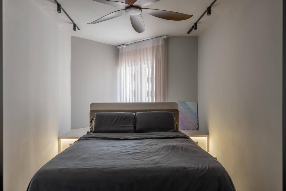 Minimalist Bedroom with Vinyl Flooring and Bay Window