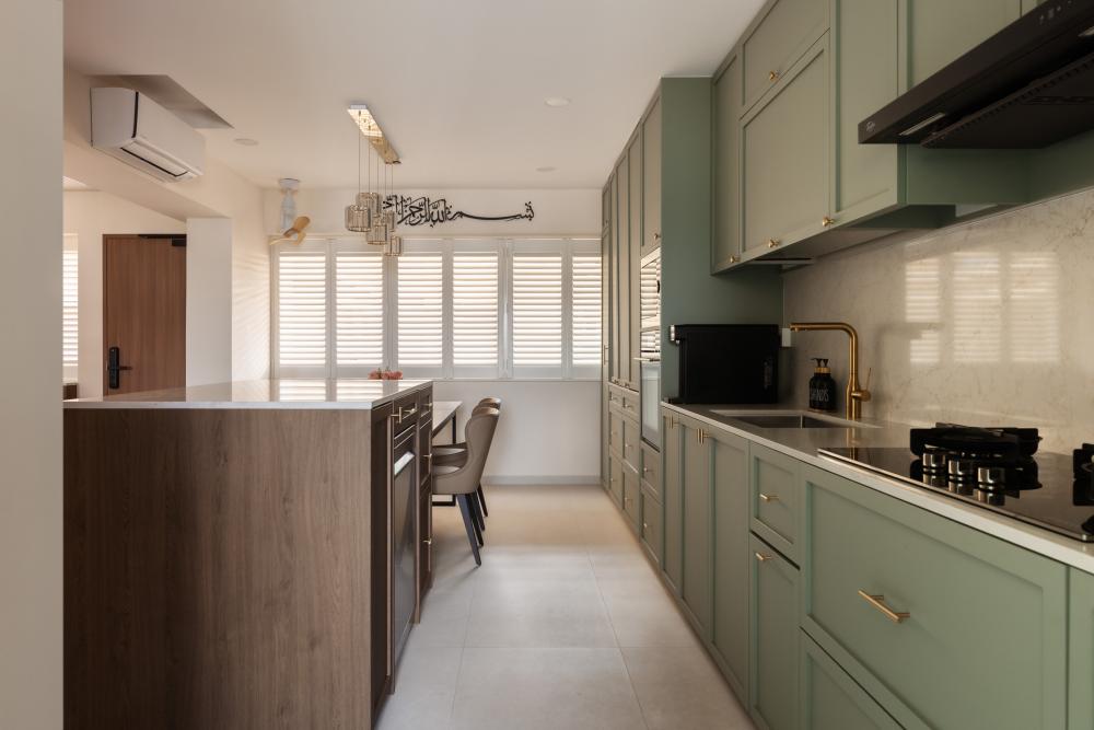 Modern Kitchen with Homogeneous Tiles and Kitchen Island