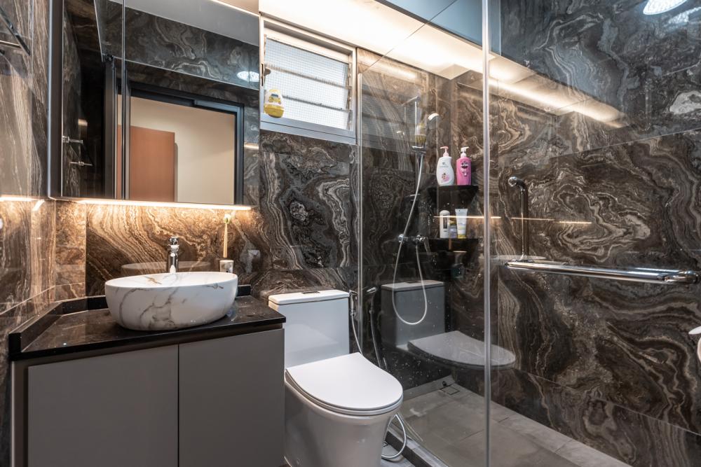 Modern Bathroom with Countertop and Homogeneous Tiles
