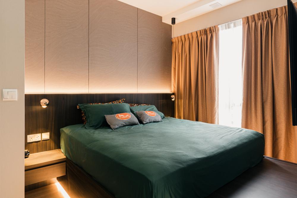 Modern Bedroom with Platform Bed and Drop Light