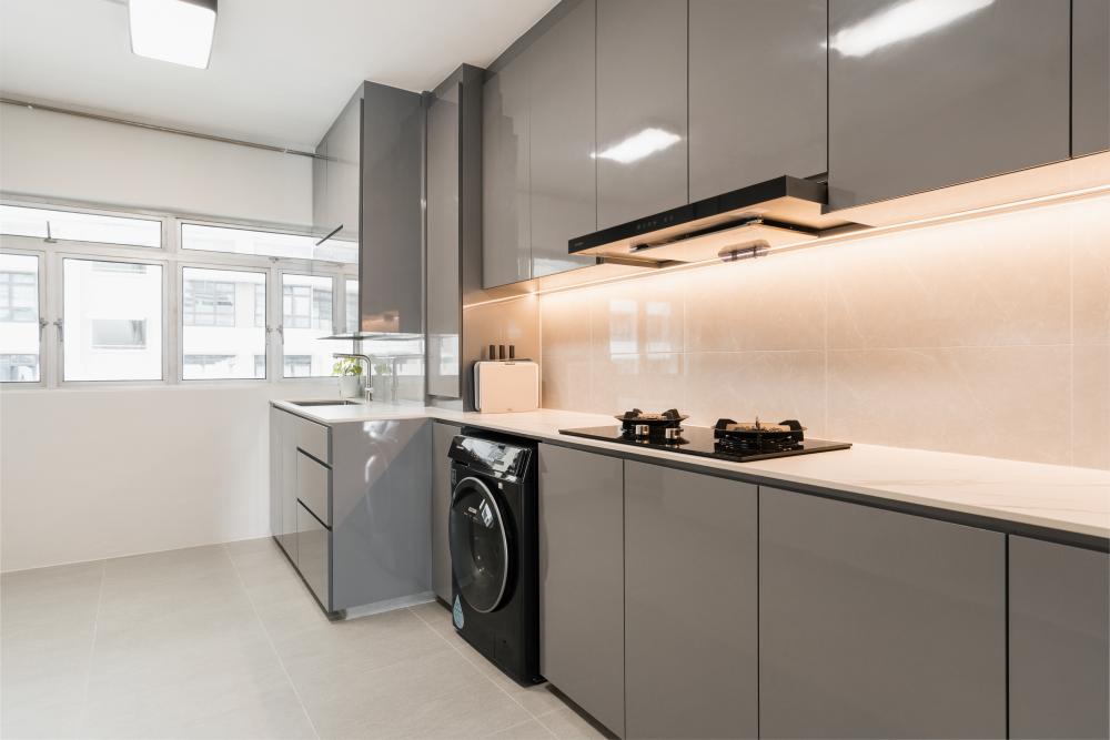 Minimalist Kitchen with Countertop and Homogeneous Tiles