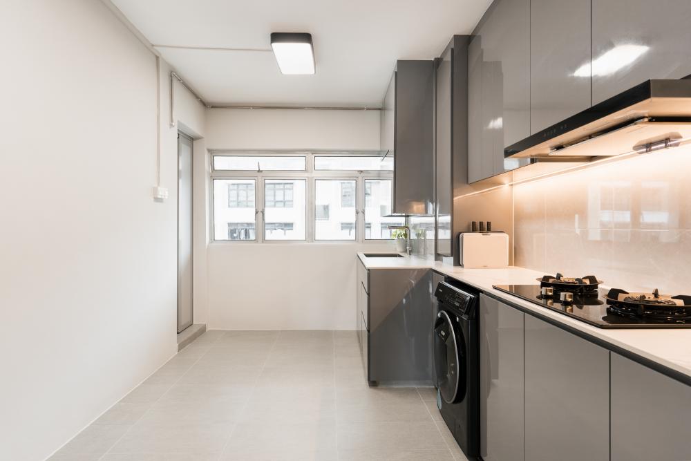 Minimalist Kitchen with Countertop and Homogeneous Tiles