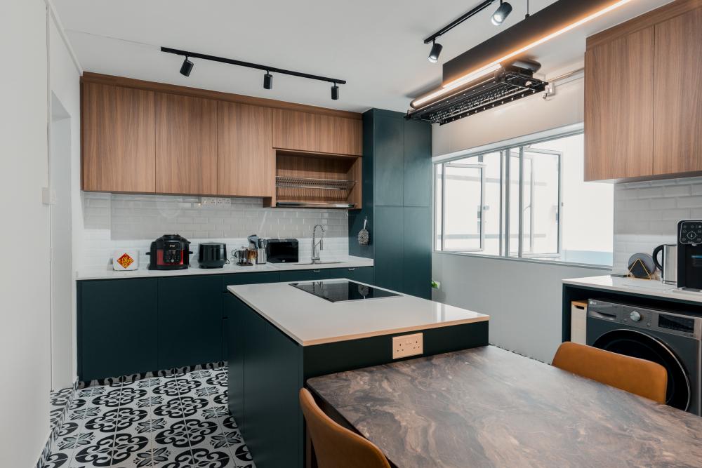 Country Kitchen with Kitchen Island and Mosaic