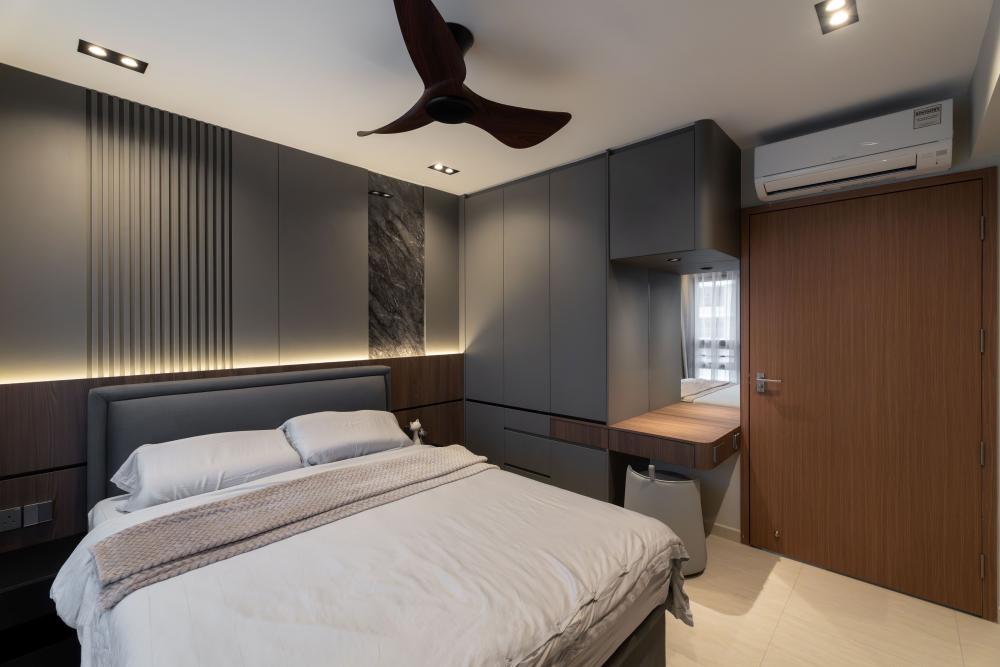 Contemporary Bedroom with Wardrobe and Closet