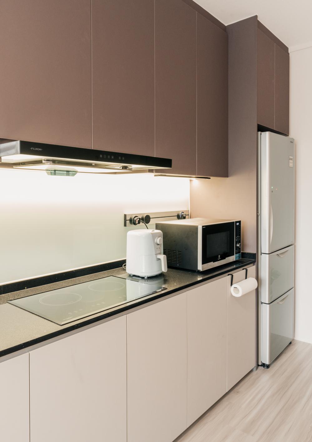 Contemporary Kitchen with Cupboard and Kitchen Backsplash