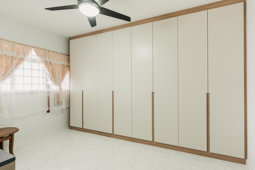 Contemporary Bedroom with Homogeneous Tiles and Wardrobe