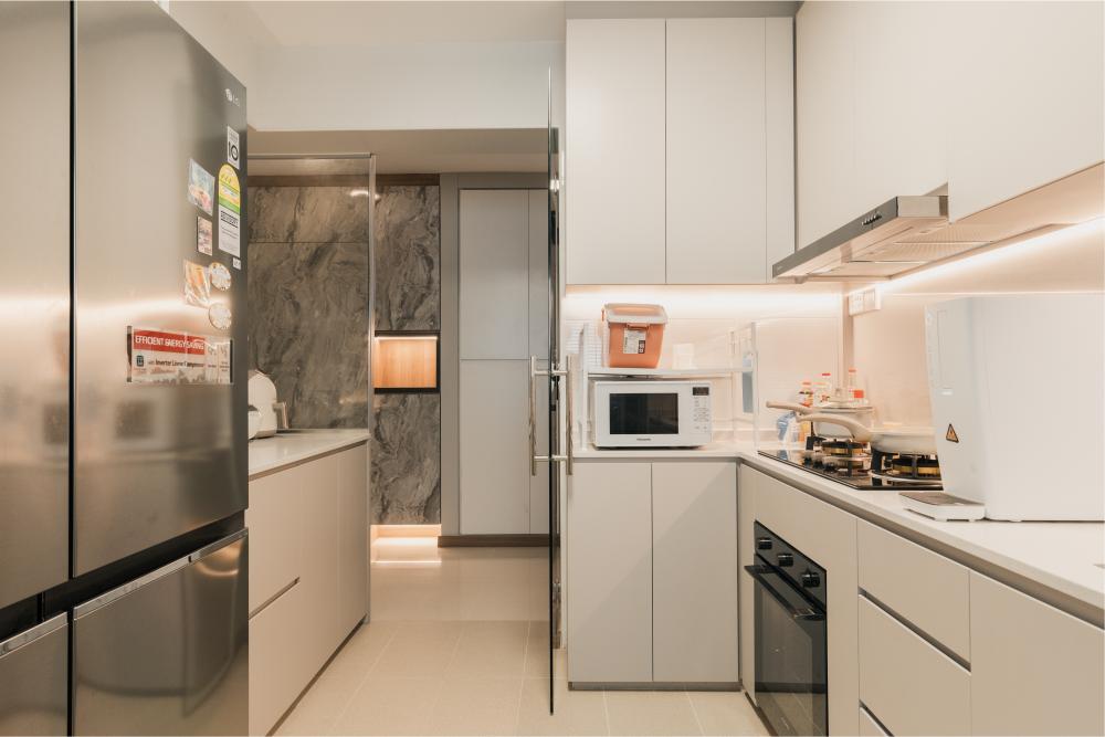 Modern Kitchen with Open Kitchen and Kitchen Backsplash