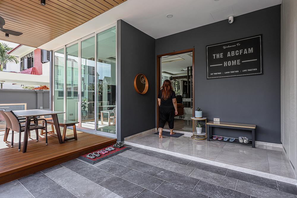 Modern Porch with Homogeneous Tiles and Awning