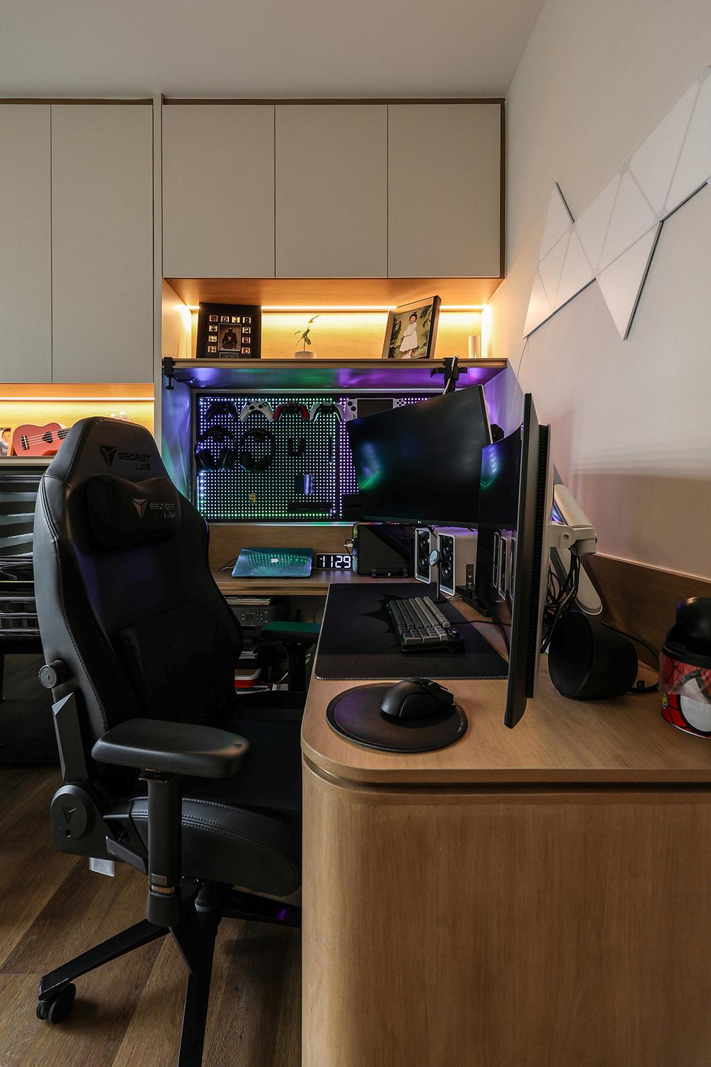 Modern Study with Storage Cabinets and Display Cabinets