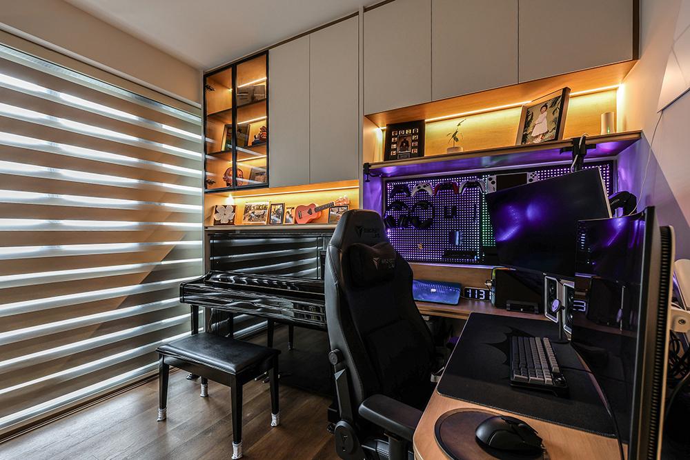 Modern Study with Storage Cabinets and Display Cabinets