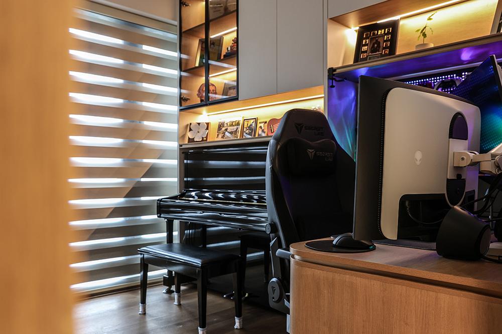 Modern Study with Storage Cabinets and Display Cabinets