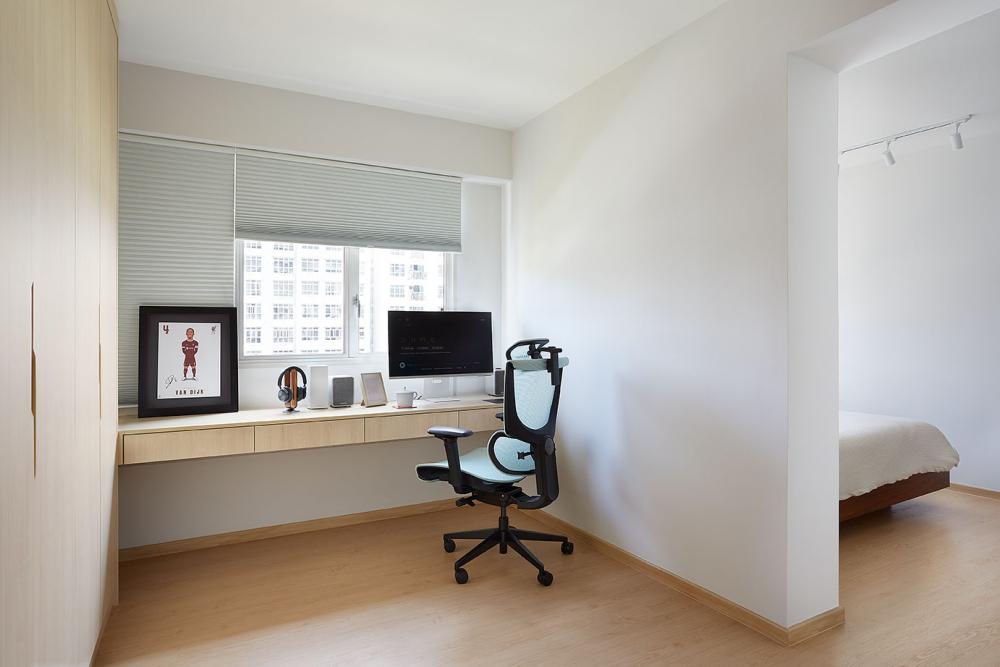 Minimalist Home Office with Desk and Desk Chairs