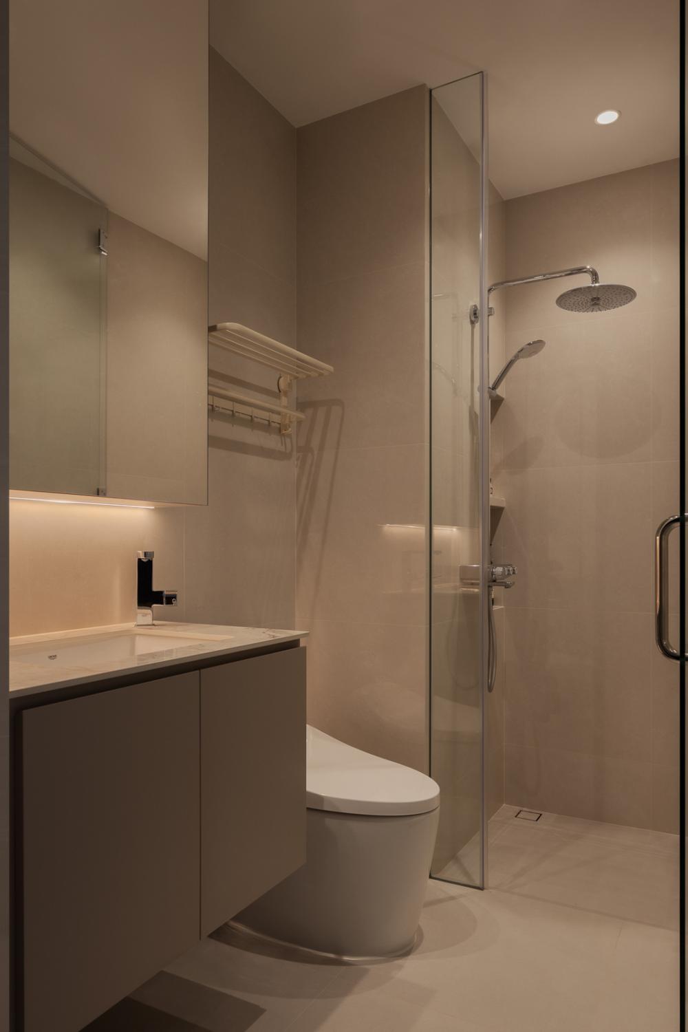 Minimalist Bathroom with Mirror and Rainshower