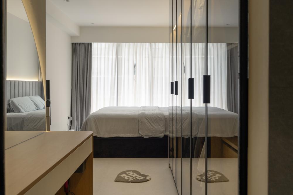 Modern Bedroom with Platform Bed and Wardrobe