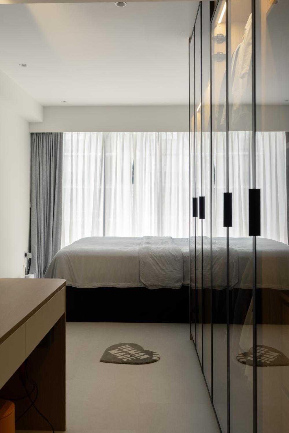 Modern Bedroom with Wardrobe and Sliding Wardrobe