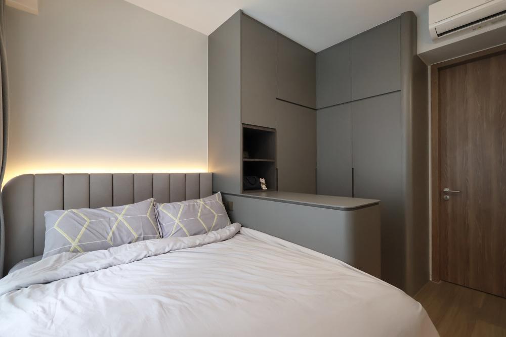 Minimalist Bedroom with Wardrobe and Closet